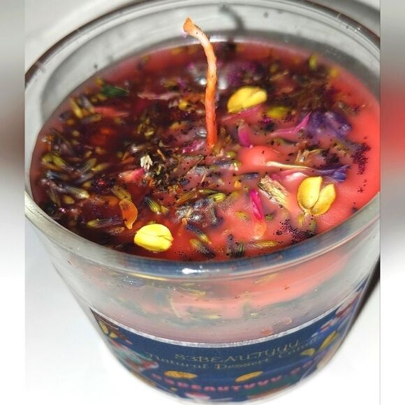 HAND Crafted 𝅺Love Struck natural Candle  - Picture 4 of 8
